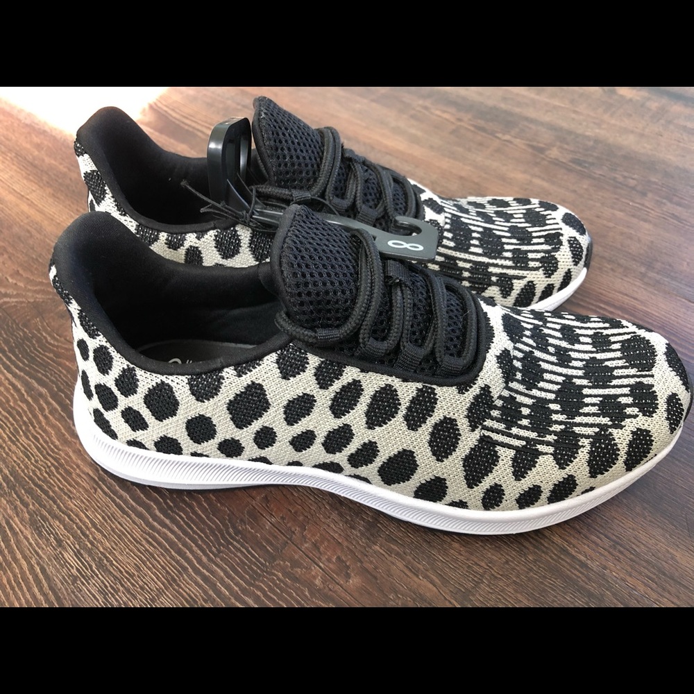 Athletic works size 8 shoes. Brand new